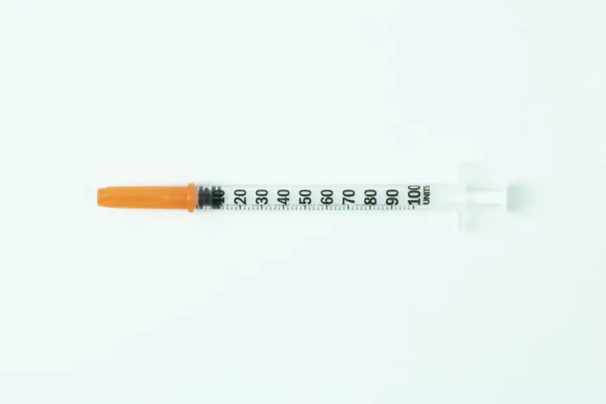 Example 1 mL / 100-unit U-100 syringe